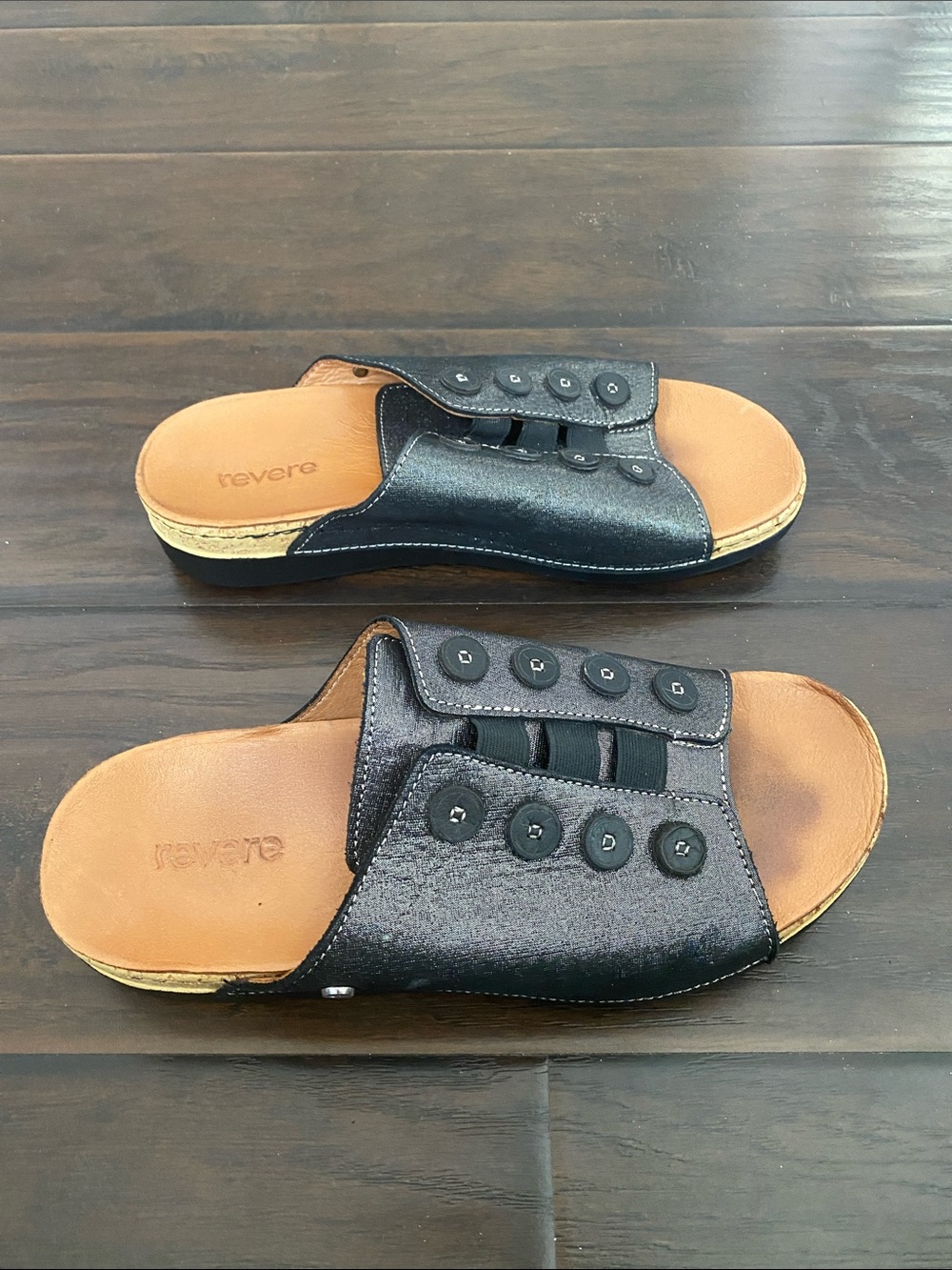 Revere leather upper sandals men’s size 7 - glue separation